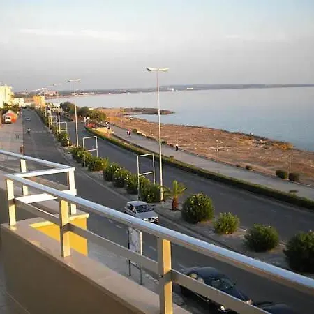 Lungomare Marti Apartment